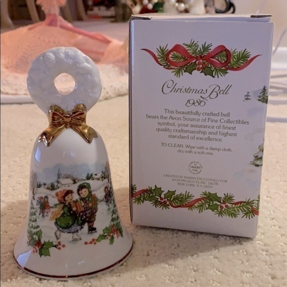 Vintage 1986 Avon Porcelain Christmas Bell